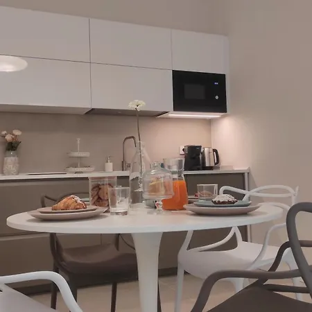 Homeinn Apartment Salerno